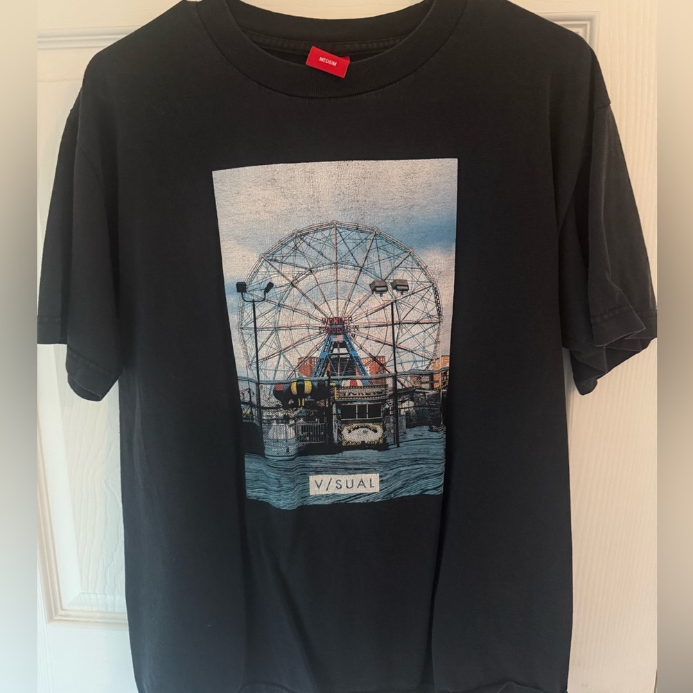 Vans Black Graphic Tee with Ferris Wheel Design
